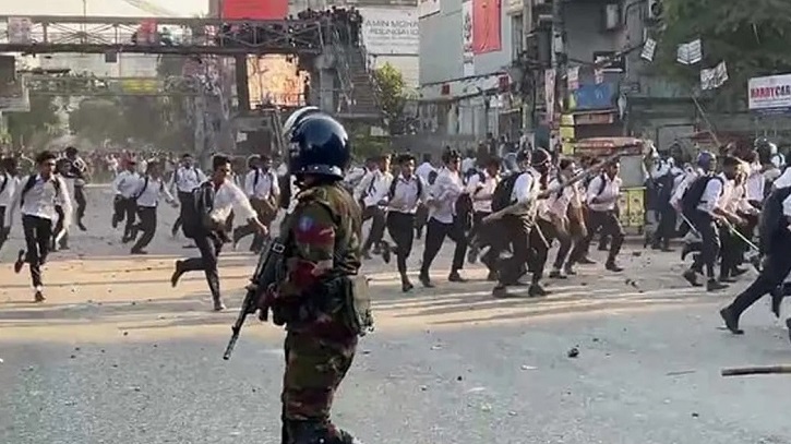 ঢাকা কলেজ-সিটি কলেজ শিক্ষার্থীদের মধ্যে সংঘর্ষ, আহত ১৫