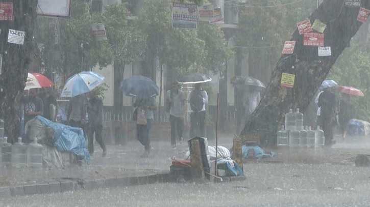 বৃষ্টি হতে পারে দেশের কয়েক জায়গায়, কমতে পারে রাতের তাপমাত্রা