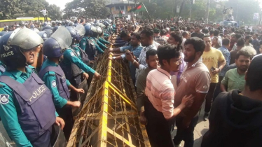 যমুনা অভিমুখে ছাত্র-জনতার পদযাত্রা শাহবাগে আটকে দিলো পুলিশ