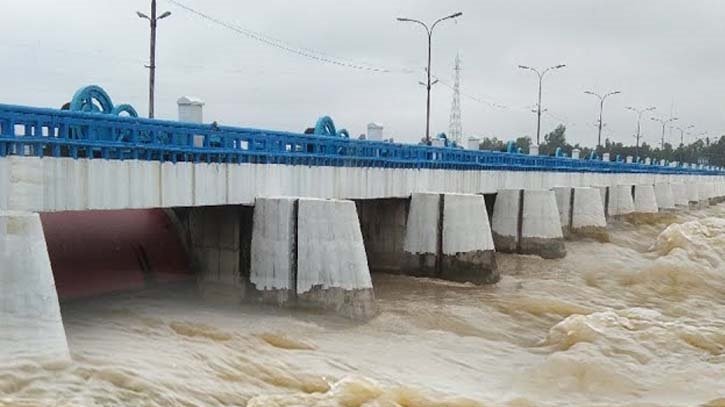 বিপৎসীমার কাছাকাছি তিস্তার পানি, ৪৪টি জলকপাট খুলে দিয়েছেন কর্তৃপক্ষ