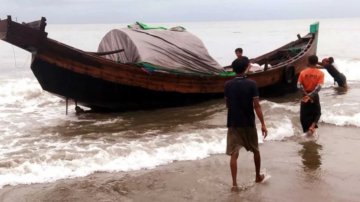 মিয়ারমারের দুই সেনা বিজিবির হেফাজতে