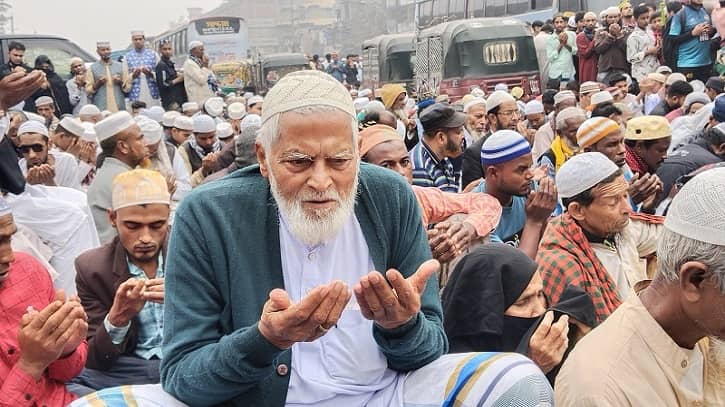 আখেরি মোনাজাতের মধ্য দিয়ে আজ শেষ হচ্ছে বিশ্ব ইজতেমা