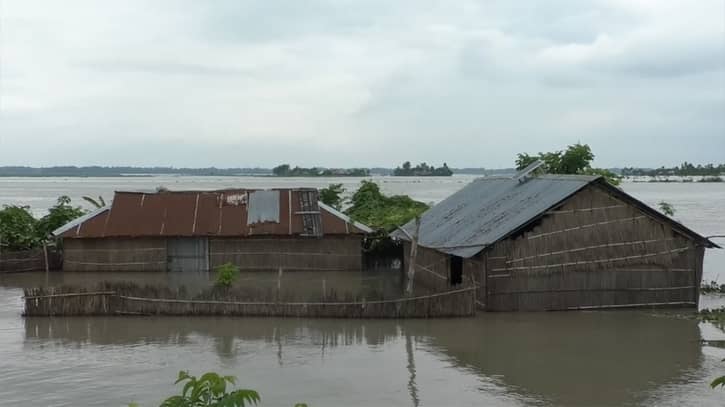 সারাদেশে পানিবন্দি ২০ লাখ মানুষ, সুপেয় পানি ও শুকনো খাবারের অভাব