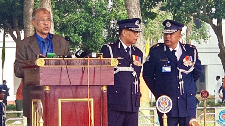 কোনো দল বা গোষ্ঠী নয়, পুলিশ সব নাগরিকের: স্বরাষ্ট্র উপদেষ্টা