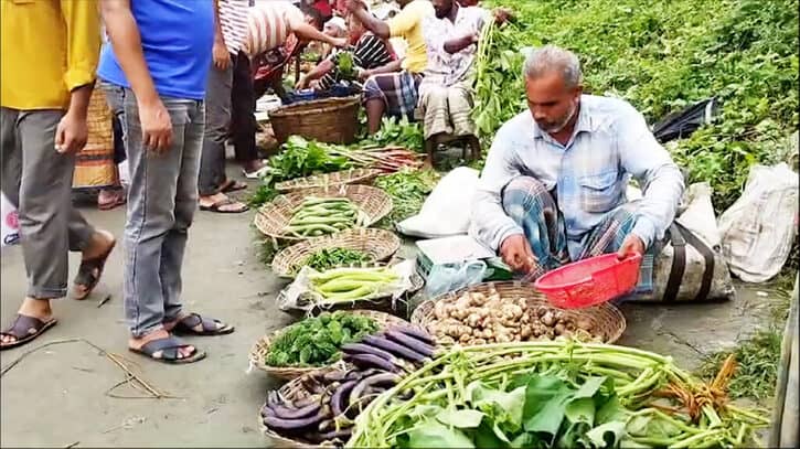 নিত্যপণ্যের বাজারে আগুন, হিমশিম খাচ্ছে সাধারণ মানুষ