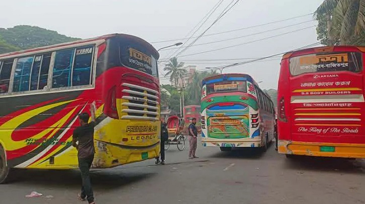 শাহবাগে বাসভর্তি মানুষ, নেপথ্যে যা জানা গেল