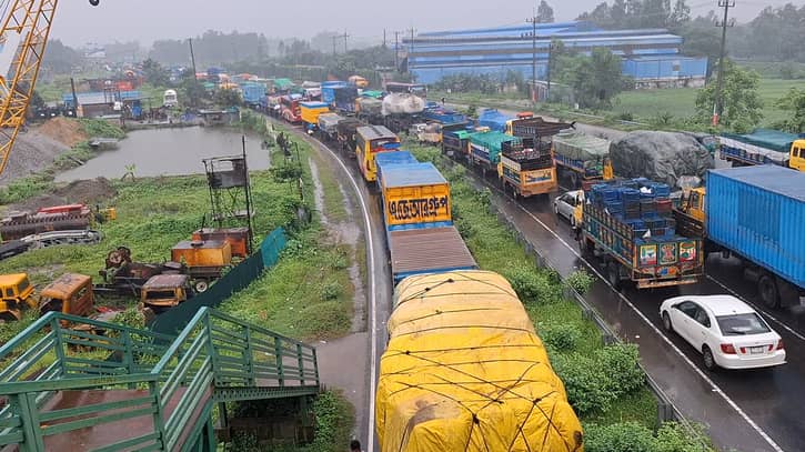 ঢাকা-টাঙ্গাইল-বঙ্গবন্ধু সেতু মহাসড়কে ২৫ কিলোমিটার যানজট